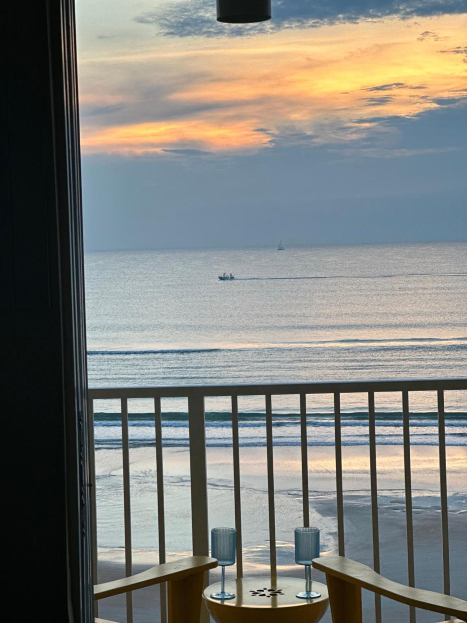Aparthotel Oceanfront Oasis Daytona Beach Exterior foto